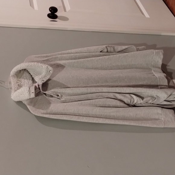 Maternity Sweatshirt Pullover - Picture 3 of 7